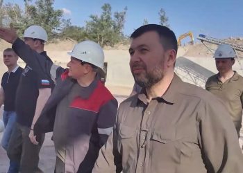 Глава ДНР пообщался с коллективом Каранского карьера