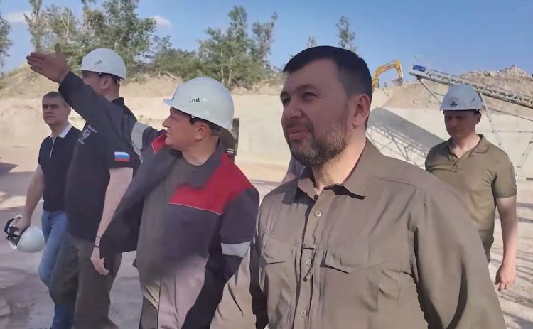 Глава ДНР пообщался с коллективом Каранского карьера