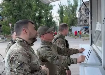 Денис Пушилин и Сергей Кириенко пообщались с жителями Авдеевки