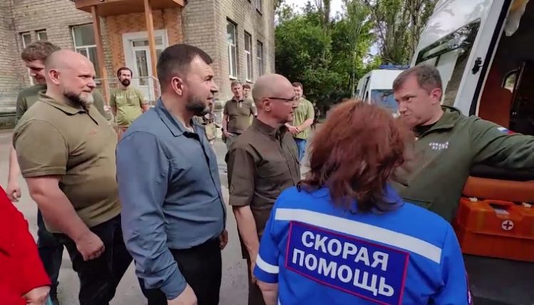 Пушилин и Кириенко проверили выполнение поручения президента по дооборудованию машин скорой помощи