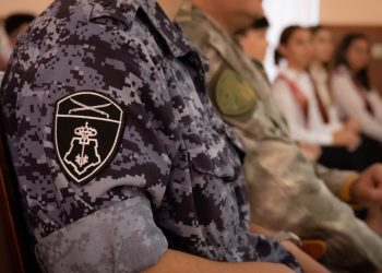 Представитель Росгвардии поздравил выпускников с окончанием школьного обучения