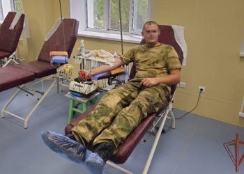 Более 30 литров донорской крови сдали росгвардейцы в Мариуполе