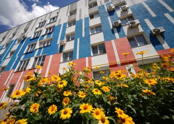 Губернатор ЯНАО проинспектировал ход восстановления Волновахи