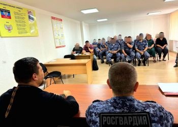 Представитель духовенства РПЦ посетил управление вневедомственной охраны в Донецке