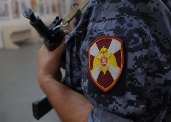 Донецкие Росгвардейцы приняли присягу в День флага Российской Федерации