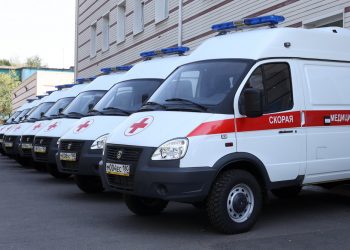 Денис Пушилин передал Центру экстренной медпомощи и медицины катастроф новые машины скорой помощи