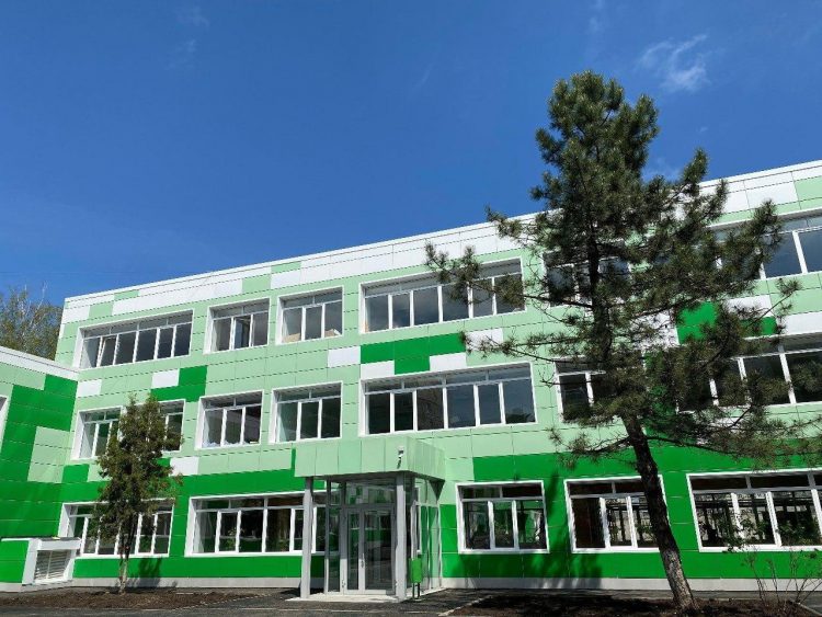 Более 600 объектов образования отремонтированы в ДНР за два года