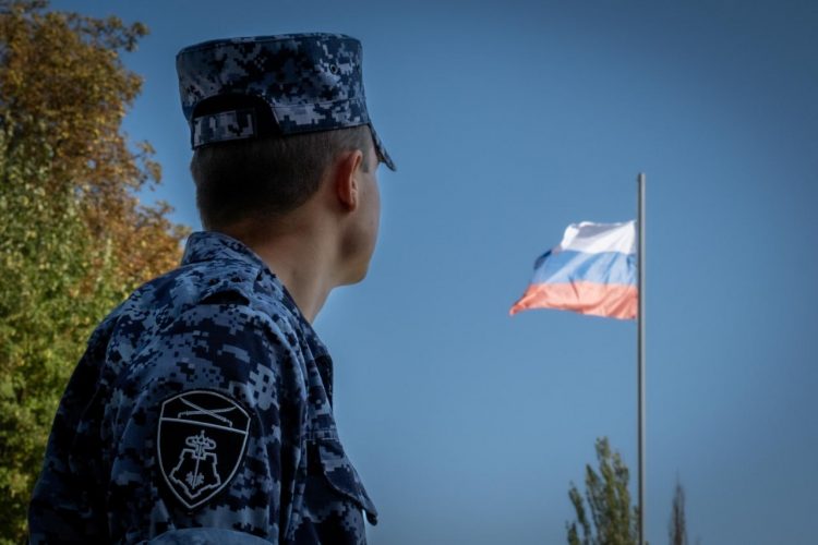 Росгвардейцы поздравили школьников с Днем народного единства в ДНР
