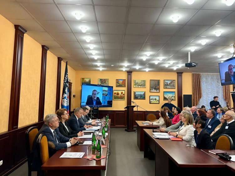В ДНР стартовал международный медицинский форум