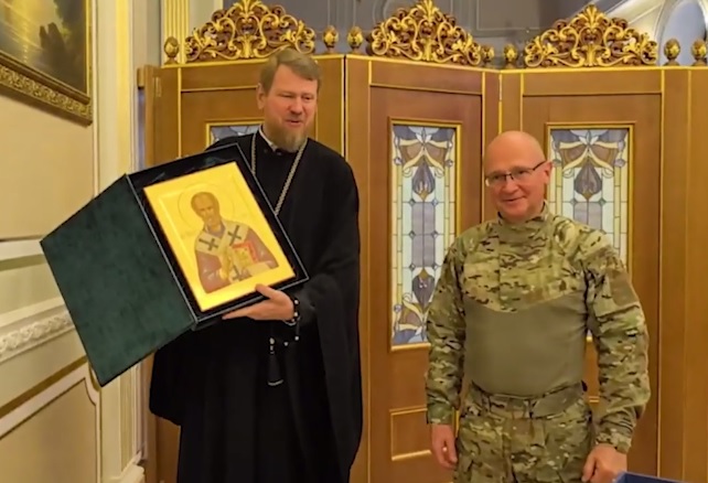 Сергей Кириенко передал Донецкой епархии икону