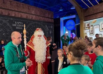 В Национальном центре «Россия» проходит праздничная программа «Новогодняя Россия»