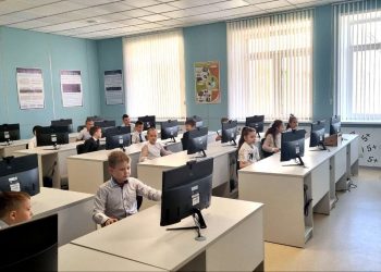 В очном формате начали работать 476 школ Республики