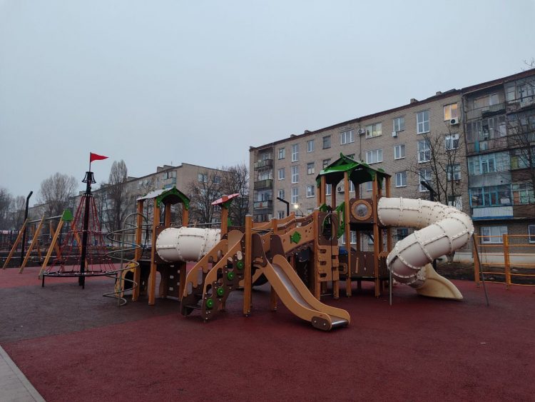 Завершено благоустройство центра Докучаевска