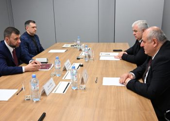 Денис Пушилин встретился с Ерджаником Казаряном и Казбеком Тайсаевым