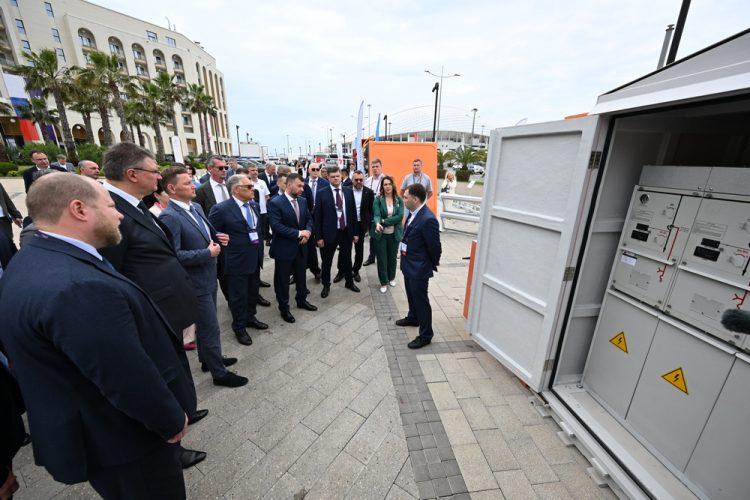 «Спасибо всем, кто видит перспективу Донбасса»: Денис Пушилин принял участие в дискуссии «Комплексное развитие Юга России» на Форуме дорожных инициатив