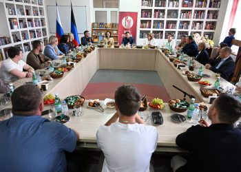 Денис Пушилин встретился с журналистами в День работников СМИ и полиграфии