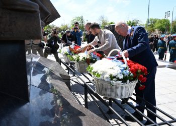 Денис Пушилин и Александр Беглов открыли в Мариуполе монумент воинской славы