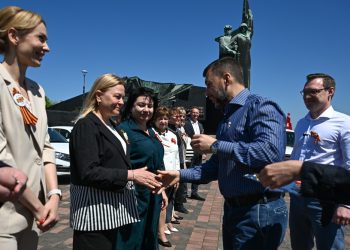 Денис Пушилин принял участие в передаче 65 санитарных автомобилей медучреждениям региона