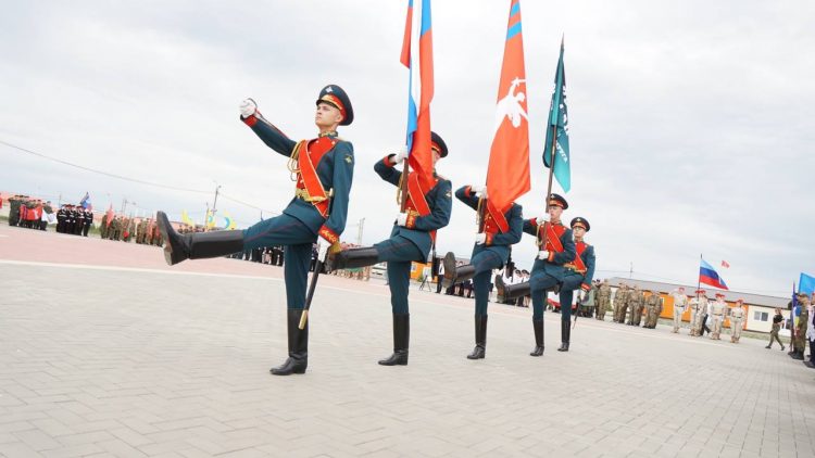 Подростки из ДНР принимают участие в окружном этапе ЮФО «Зарницы 2.0» в Волгограде