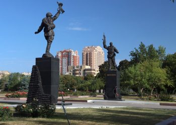 Этим летом приступят к восстановлению бывших прифронтовых районов Донецка