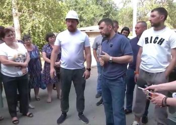 Глава ДНР встретился с жителями Петровского района Донецка