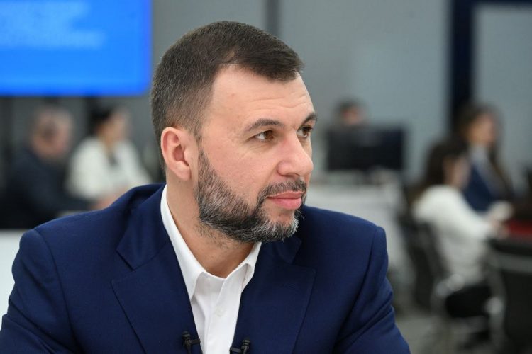 Жители республики могут направить свои идеи о поддержке семей в адрес Главы ДНР