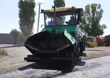 В Мангуше продолжается ремонт дорог