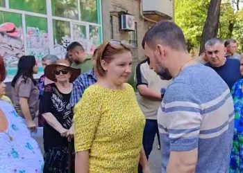 Глава ДНР встретился с жителями Кировского района Донецка