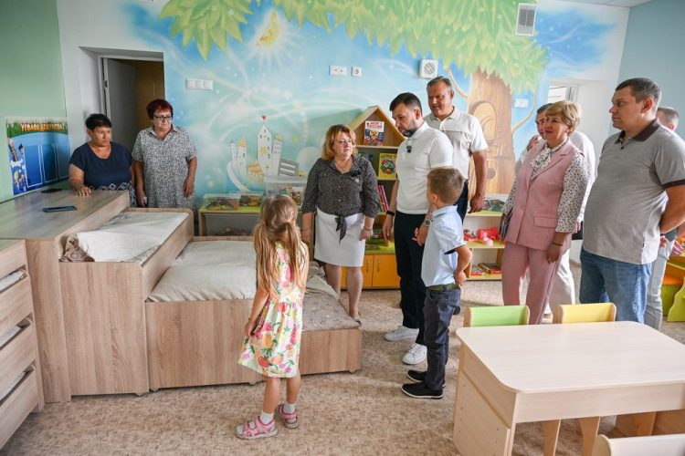 Денис Пушилин проинспектировал выполненный ремонтные работы в одном из детских садов