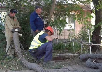 В Пролетарском районе Донецка ремонтируют водопровод