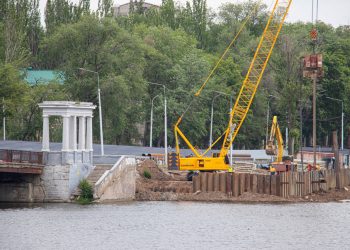 В центре Донецка перекроют движение по одному из мостов