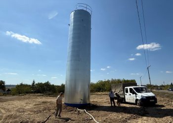 В Макеевке установили водонапорную башню