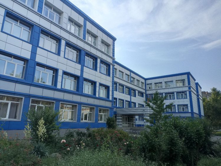Более 200 тысяч школьников, студентов и воспитанников детсадов выйдут на очное обучение