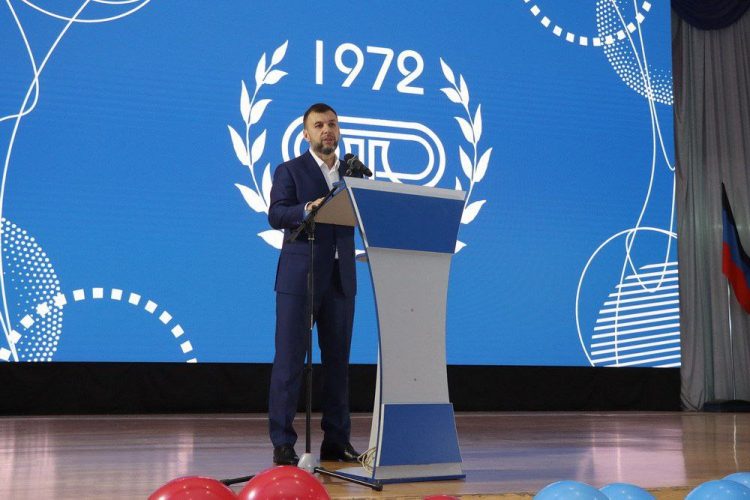 Денис Пушилин посетил макеевский лицей и строительную академию