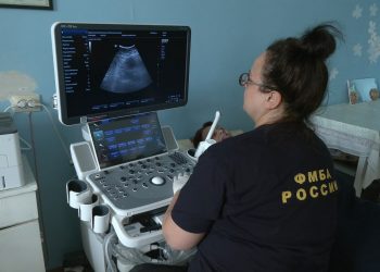 Медики ФМБА обследуют жителей республики