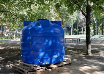 ‎В Донецке ускорили установку дополнительных емкостей под воду