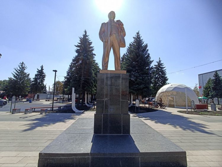 Благоустройство центральной площади в Снежном завершат в текущем году