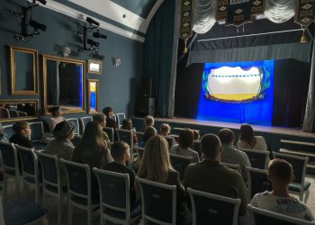 ‎В Донецке прошла премьера спектакля «Тени театра»