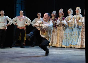 Ансамбль «Донбасс» дал большой концерт в Донецке