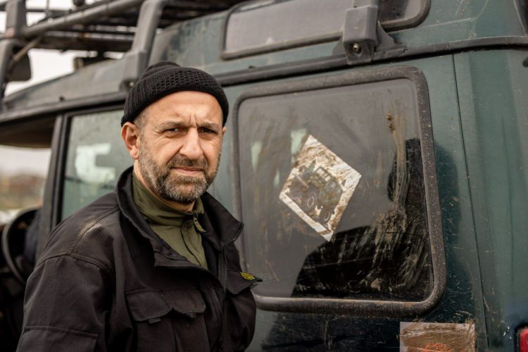 В прокат выходит сериал о волонтерах, спасавших жителей Мариуполя