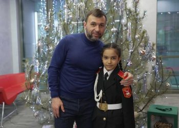 ‎Глава ДНР исполнил желание десятилетней Инги из Донецка