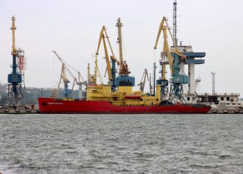 На экспорт отправлена первая партия зерна