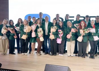 Руководство республики отметило активистов студотрядов