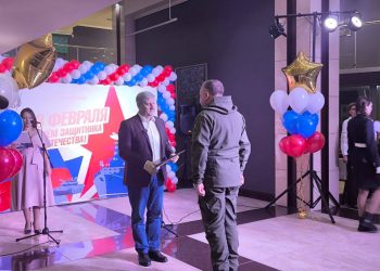 Премьер-министр встретился с защитниками Отечества