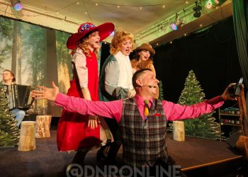 В Донецке прошла премьера программы «Обнимая небо» 