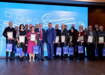 Премьер-министр поздравил работников «Донбасстеплоэнерго» с профессиональным праздником