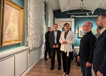 Денис Пушилин и Сергей Кириенко посетили восстановленные объекты культуры