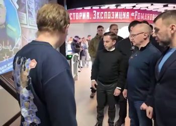 Денис Пушилин и Сергей Кириенко посетили выставку «Знание.Герои»