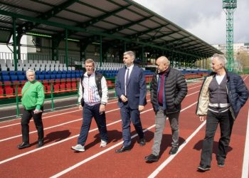 Вице-спикер проинспектировал восстановленный стадион