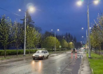 В Шахтерске приступили к ремонту линий наружного освещения